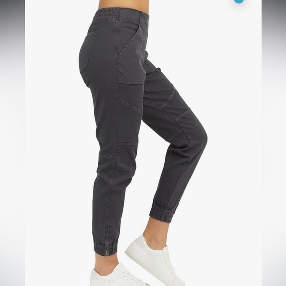 SPANX Black Stretch Twill Cotton Cargo Utility Pull On Crop Joggers NWOT - Picture 3 of 9
